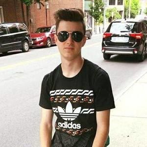 Meet your Posher, Johnathan